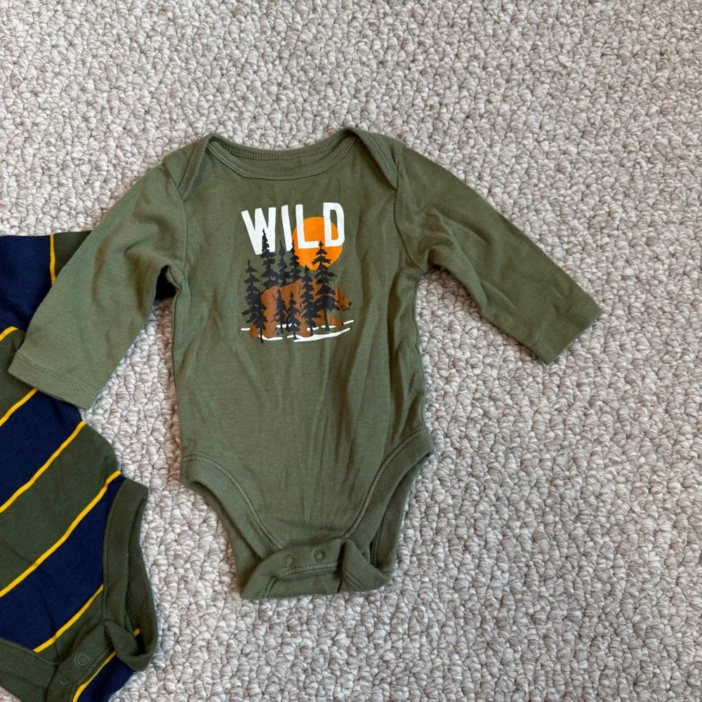 Old‎ Navy Baby Bodysuits Size 3-6M Olive Green Striped Wild Long Sleeve Boys